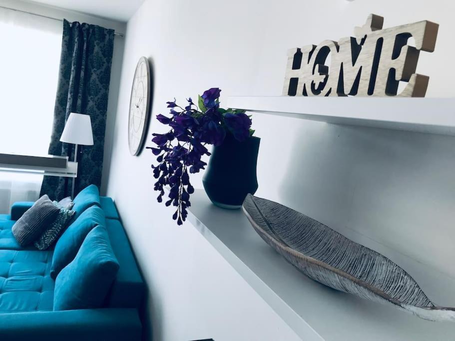 E2 Luxury Oldtown Apt - 2X Parking, Foodstore, Pcscreen, Netflix, Unlimited Music, Crib, Babychair, Fastwifi, Aircon Košice Eksteriør bilde