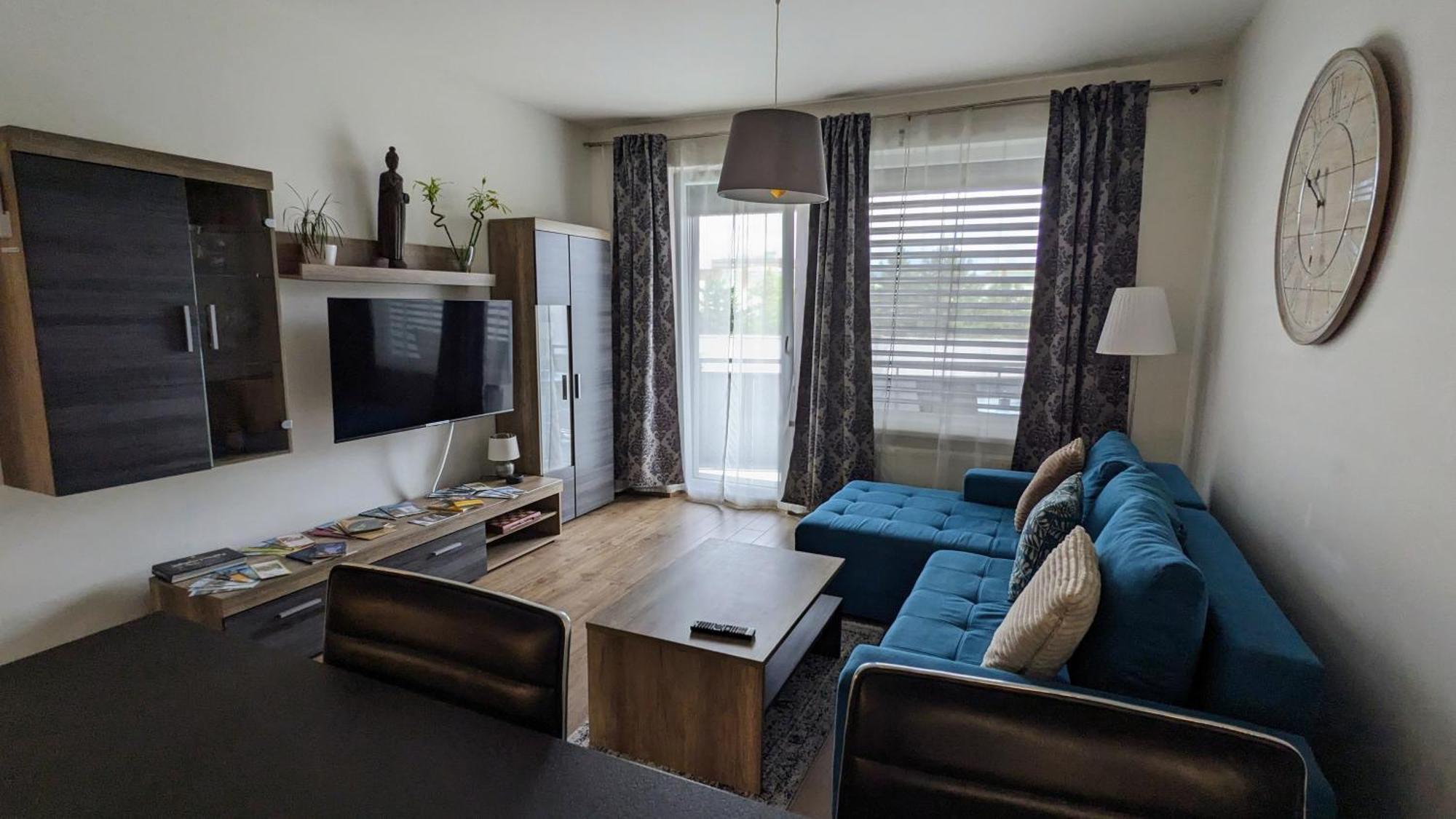 E2 Luxury Oldtown Apt - 2X Parking, Foodstore, Pcscreen, Netflix, Unlimited Music, Crib, Babychair, Fastwifi, Aircon Košice Eksteriør bilde
