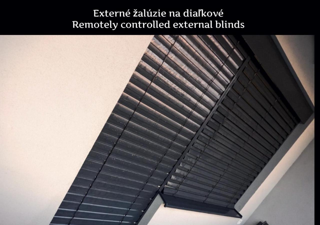 E2 Luxury Oldtown Apt - 2X Parking, Foodstore, Pcscreen, Netflix, Unlimited Music, Crib, Babychair, Fastwifi, Aircon Košice Eksteriør bilde