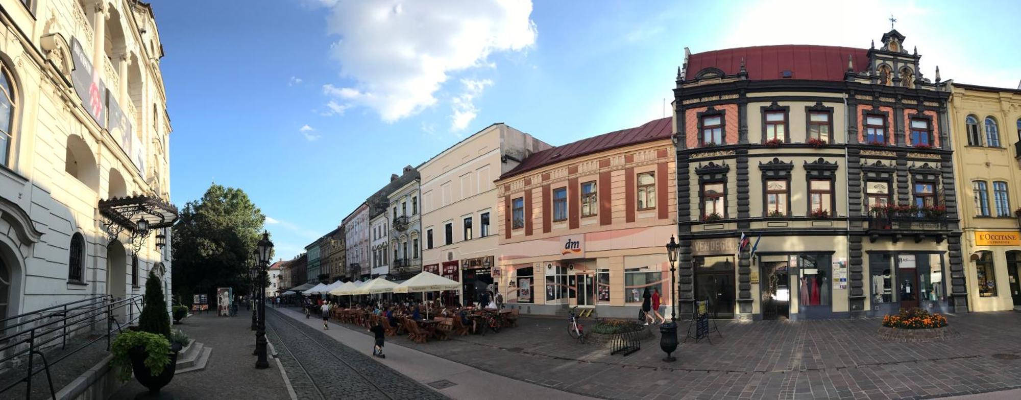 E2 Luxury Oldtown Apt - 2X Parking, Foodstore, Pcscreen, Netflix, Unlimited Music, Crib, Babychair, Fastwifi, Aircon Košice Eksteriør bilde
